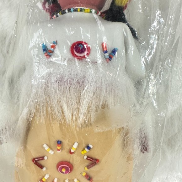 Vintage Souvenir Indian Doll Sleepy in motion Eyes in plastic - Picture 3 of 7